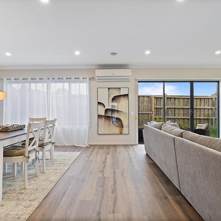 Ballarat Modern Oasis, Stylish 3 Bedroom 2 Bathroom Retreat, Newly Build, New Appliances, Beds And Furniture, Walking Distance To Shopping Mall Exterior foto