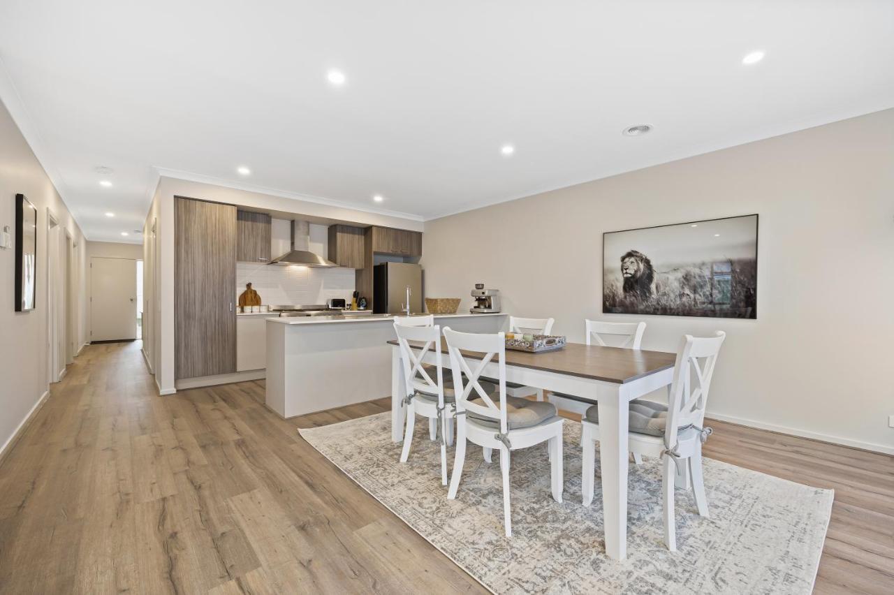 Ballarat Modern Oasis, Stylish 3 Bedroom 2 Bathroom Retreat, Newly Build, New Appliances, Beds And Furniture, Walking Distance To Shopping Mall Exterior foto